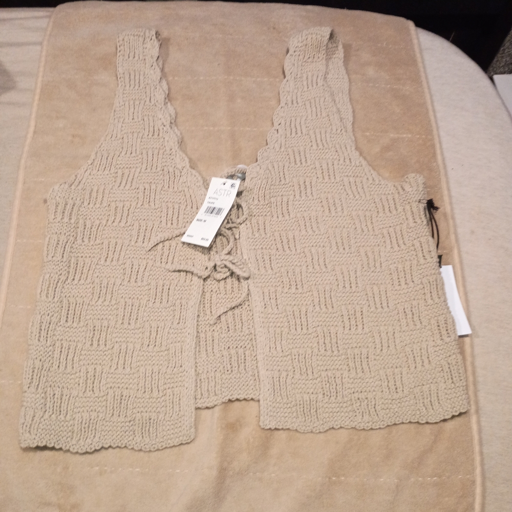 ASTR The Label Crochet Front Tie Away Style Top Medium New With Tags